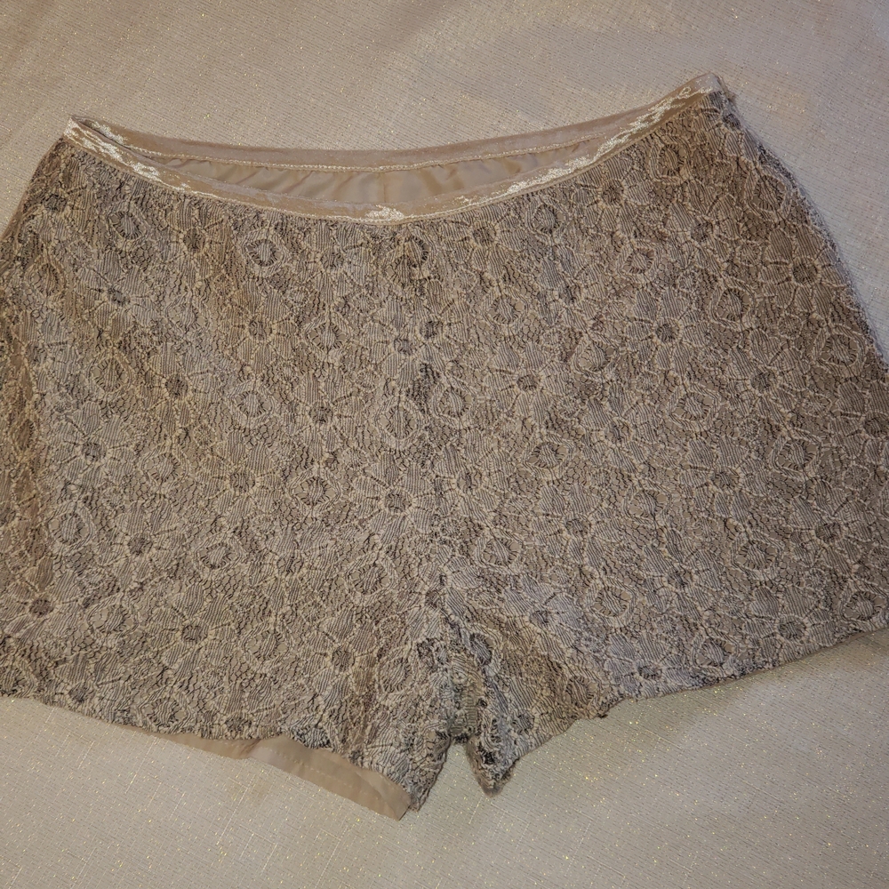 Elegant Lace Women's Shorts in Brown